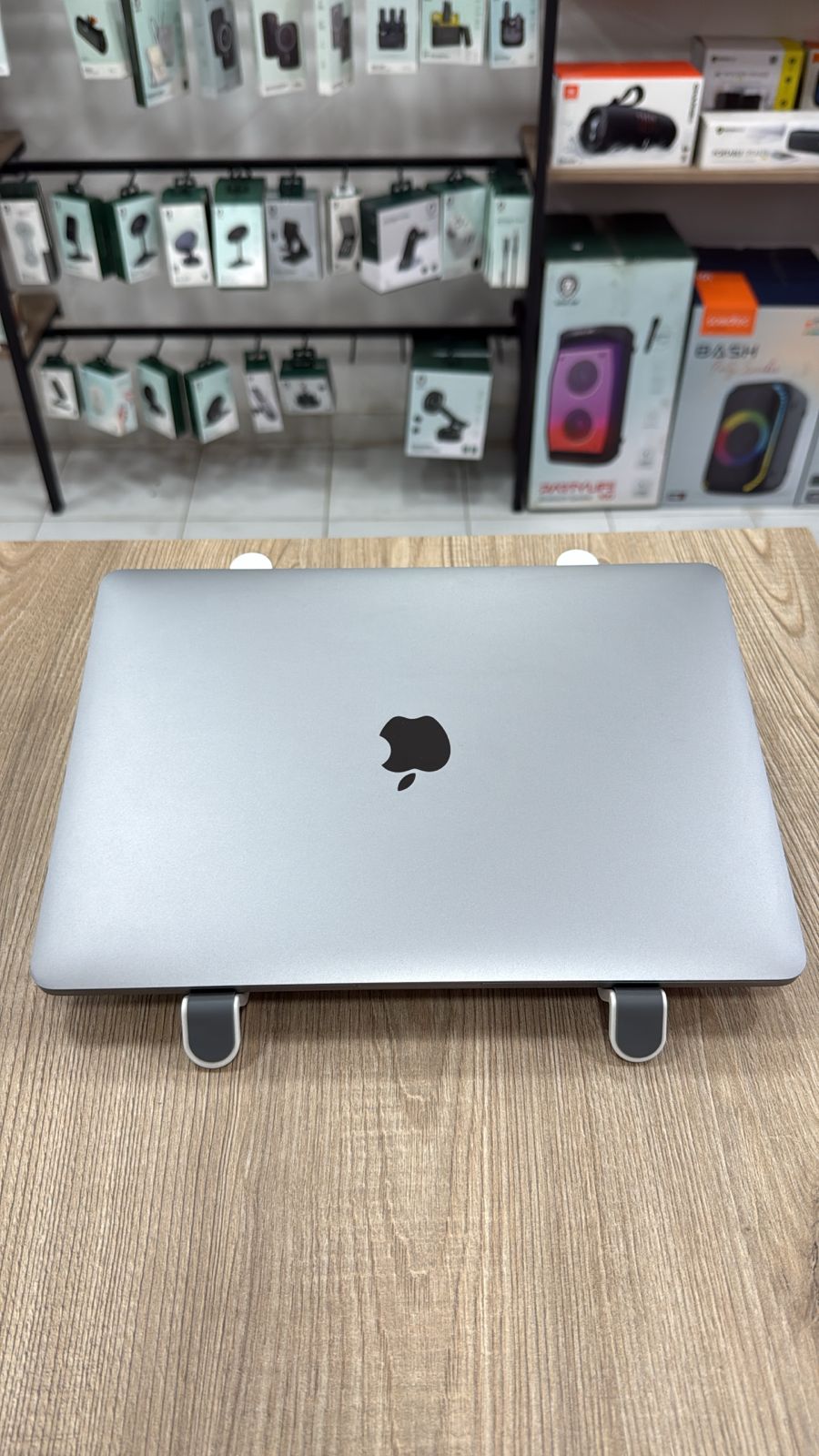 MacBook pro 2020 used