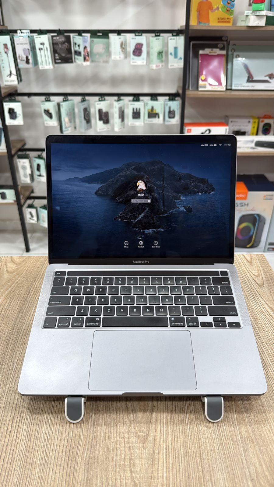 MacBook pro 2020 used