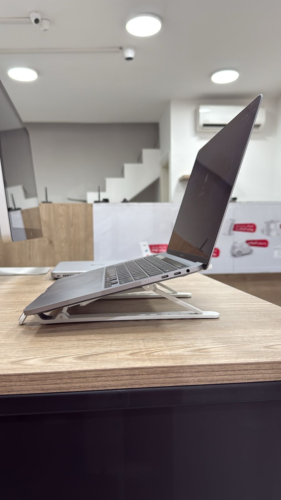 MacBook pro 2020 used